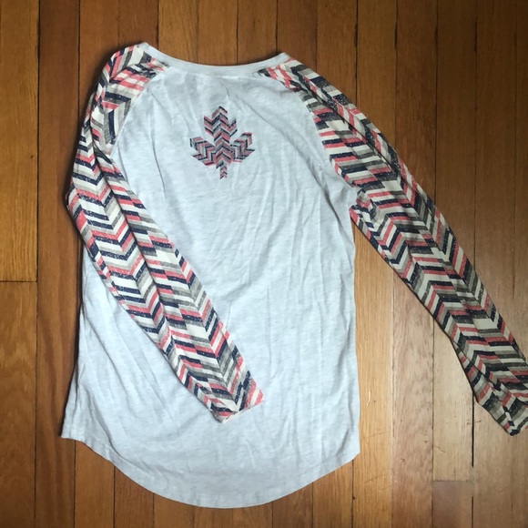 Perfect condition Roots long sleeve T-shirt - Picture 3 of 3
